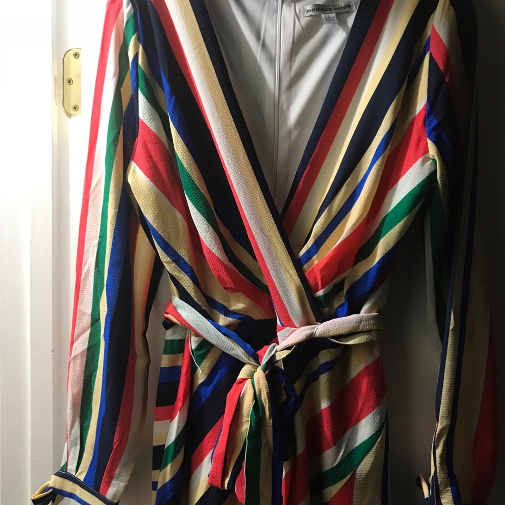 *NWT* Summer colorful Dress. With asymmetric shape